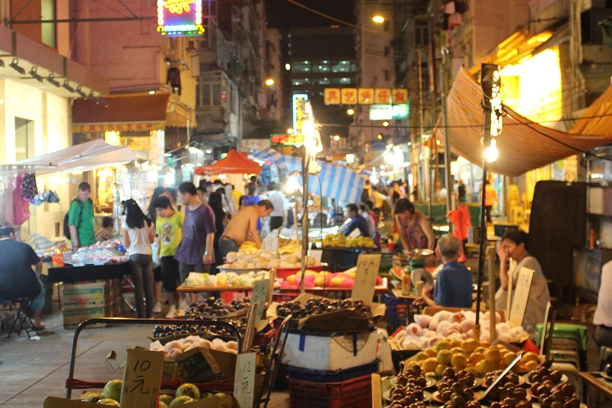 Small-Group Kowloon Michelin-Recognized Street Food & Culture Walk